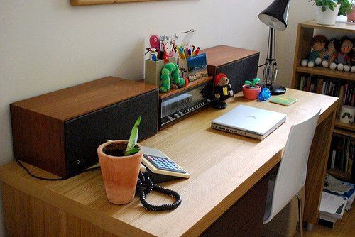 Re: Uni help - home office environments...