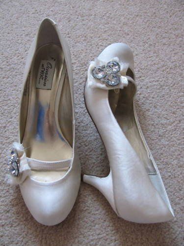 NEW IN BOX - IVORY NEXT BRIDAL SHOES UK 4 WIDE FIT