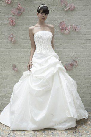 !!!! selling my designer wedding dress - new £250 ovno !!!!