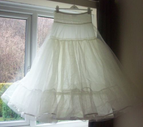 BLUE RIBBON 2 HOOP NETTED PETTICOAT BRIDAL (similar to Jupon 163/165) 