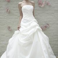!!!! selling my designer wedding dress - new £250 ovno !!!!