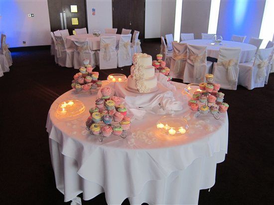 Re: **Cupcake stands, shallow fishbowls, wedding magazines, candlesticks for sale**