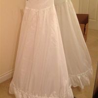 Re: Various wedding items for sale and free wedding magazines all from this summer !!!