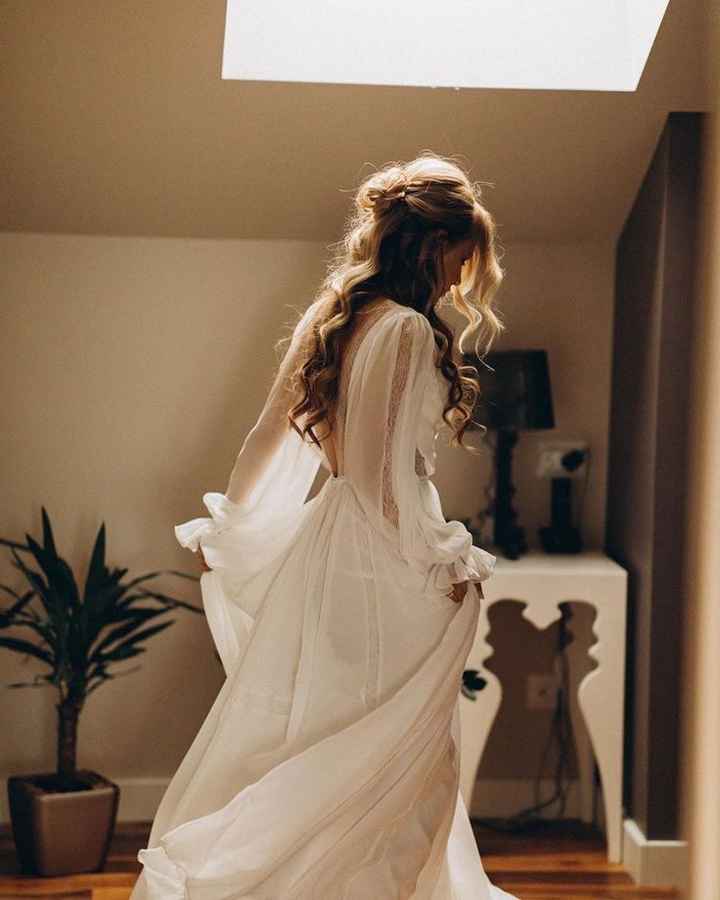Please help me find the source of my dream dress! - 1