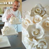 Re: flash me ur wedding cakes!