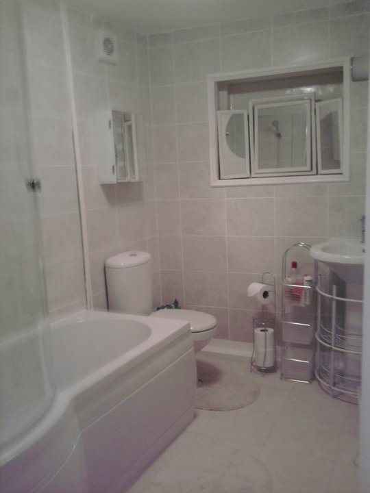Re: Another house post - flash your bathrooms please...