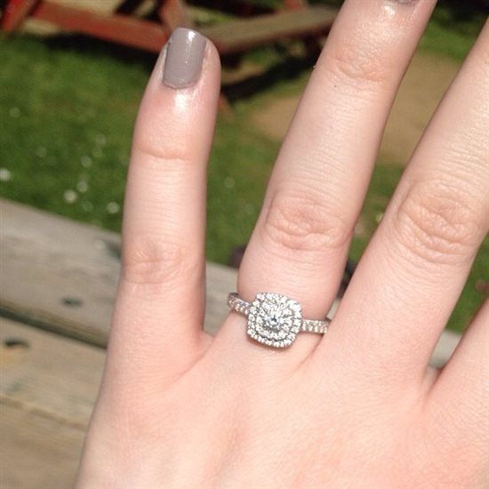 Re: Engagement ring *flash*, anyone else want to join in? :)