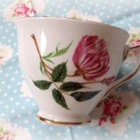 Vintage Tea Cups & Saucers 