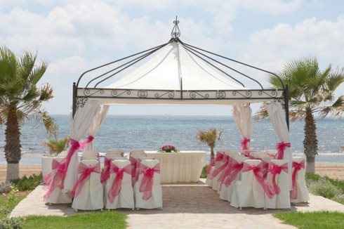 Re: Casual wedding abroad