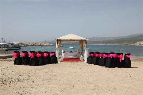 Re: Casual wedding abroad