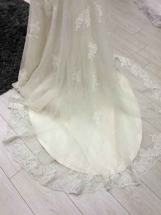 I had to show someone my dress *flashes*