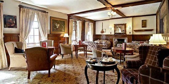 Re: how to incorporate my exotic flowers with a 17th Century Coaching Inn Venue