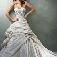 Re: Maggie Sottero Dresses - Who has one? Flashes please