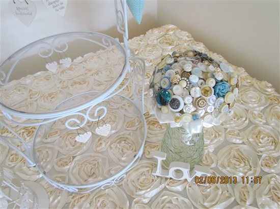 Linens and Decorations *Flash*