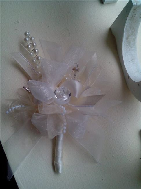 Re: August 2014 brides??