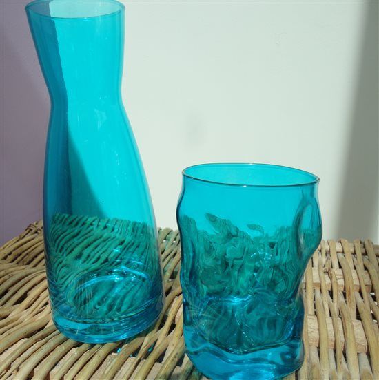 Bespoke tablecloth from gilded linens, glasses and carafs.