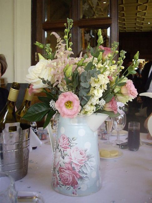 Re: Vintage Shabby Chic & Country style table Centrepieces