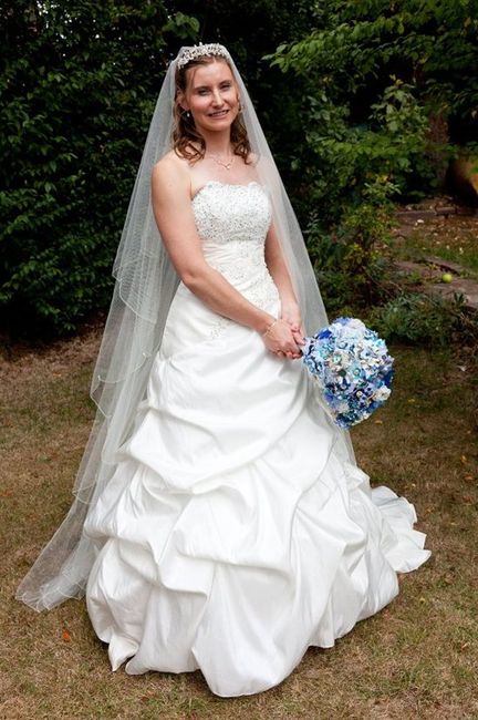 Re: Gratuitous dress flash for OMs