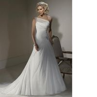 Re: Wedding dresses - is everything strapless? with Flashes