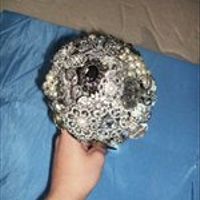 FOR ALL THE BROOCH BOUQUET BRIDES ***UPDATED WITH A FLASH WHAT DO YOU ALL THINK?***
