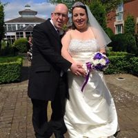 Re: Hiring a wedding dress