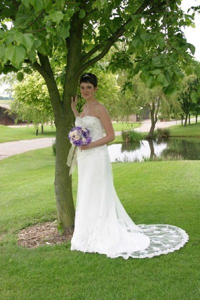 Essence Wedding Gown Size 12 rrp 1100 - Beautiful - WITH PICS  (BARGAIN PRICE FOR QUICK SALE) X
