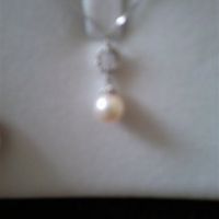 STUNNING - Diamond & Pearl White Gold Necklace - Brand New in Box - Bridal jewellery or special occa