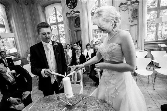 9th May Wedding Flash, the pictures have arrived