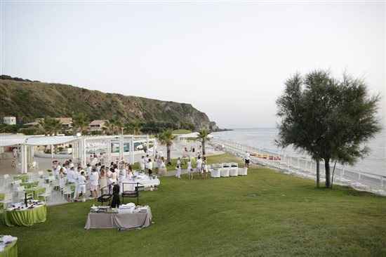 Re: HELP!!! please wedding abroad advice :)