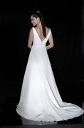 Re: Wedding dresses - is everything strapless? with Flashes