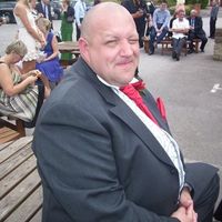 Re: Advice from TOGS please .. H2B hates having his photo taken..