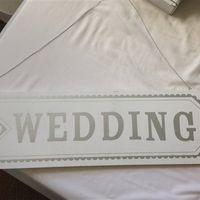 Re: Flip flop basket, hurricane vases, vintage mirror ory and pink delphinium confetti with whicker 