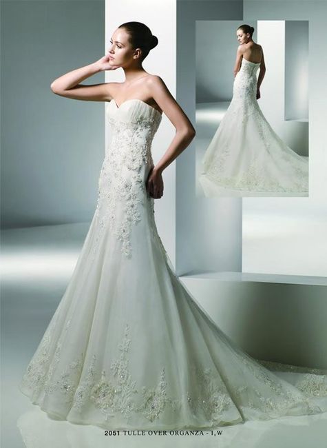 Re: Can we get a post of pics showing everyone's dresses please??