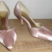 Bunting, 18ct White Gold Ring & Shoes