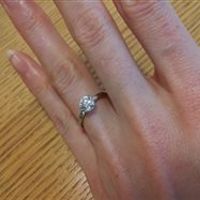 Re: Engagement ring *flash*, anyone else want to join in? :)