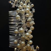 Re: Newbie!!! Hi!! Hair combs????