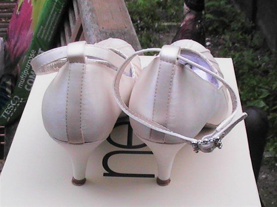 Re: Bride + Bridesmaids Dresses