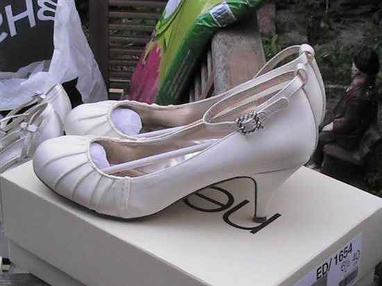 Re: Bride + Bridesmaids Dresses