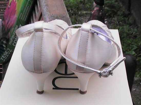 Re: Bride + Bridesmaids Dresses