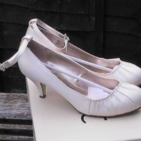 Re: Bride + Bridesmaids Dresses