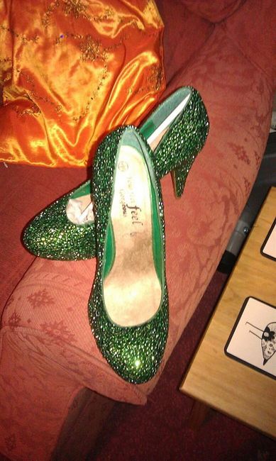 Re: lets all flash our wedding shoes!!!