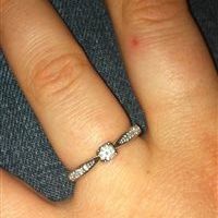 Re: Engagement ring *flash*, anyone else want to join in? :)