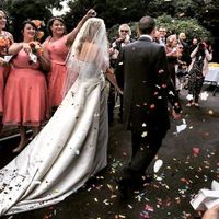 So I'm married! Very quick post and teeny flash, full post coming soon.