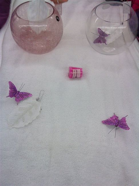 Iv found Fish bowls for centre pieces for  £5 each