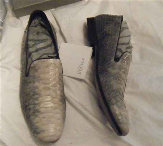 Re: lets all flash our wedding shoes!!!