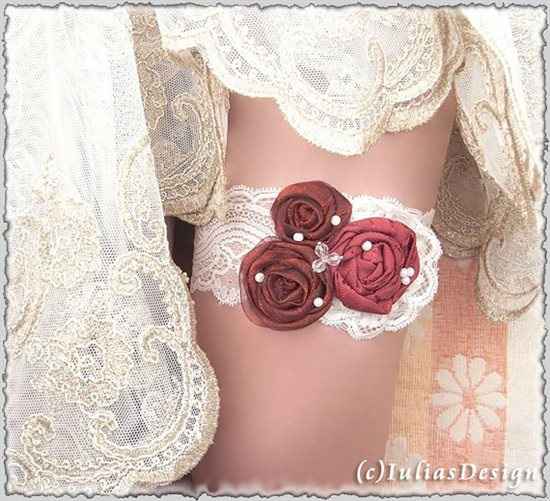 Re: Flash me your garters