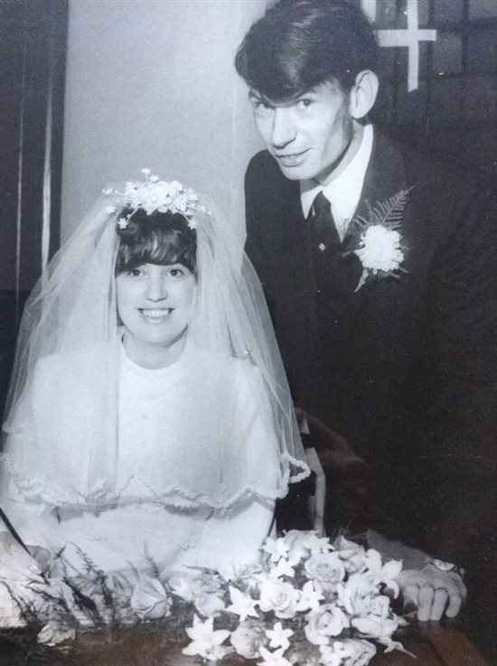 Re: Your mums wedding dress......