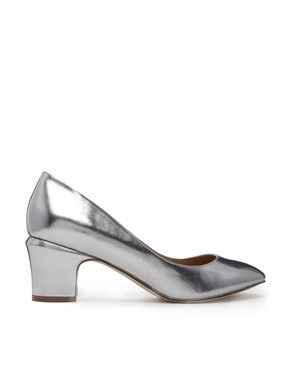 Re: Low Heel Wedding shoes