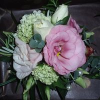 Re: Wedding Flowers......show me yours