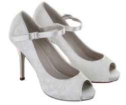 Re: Help needed to find red wedding shoes